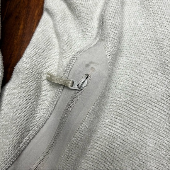 Arc'teryx Women's Gray Jacket - Picture 6 of 6